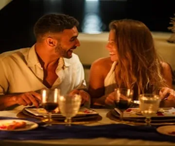 Cancún: Romantic Dinner on Private Luxury Yacht